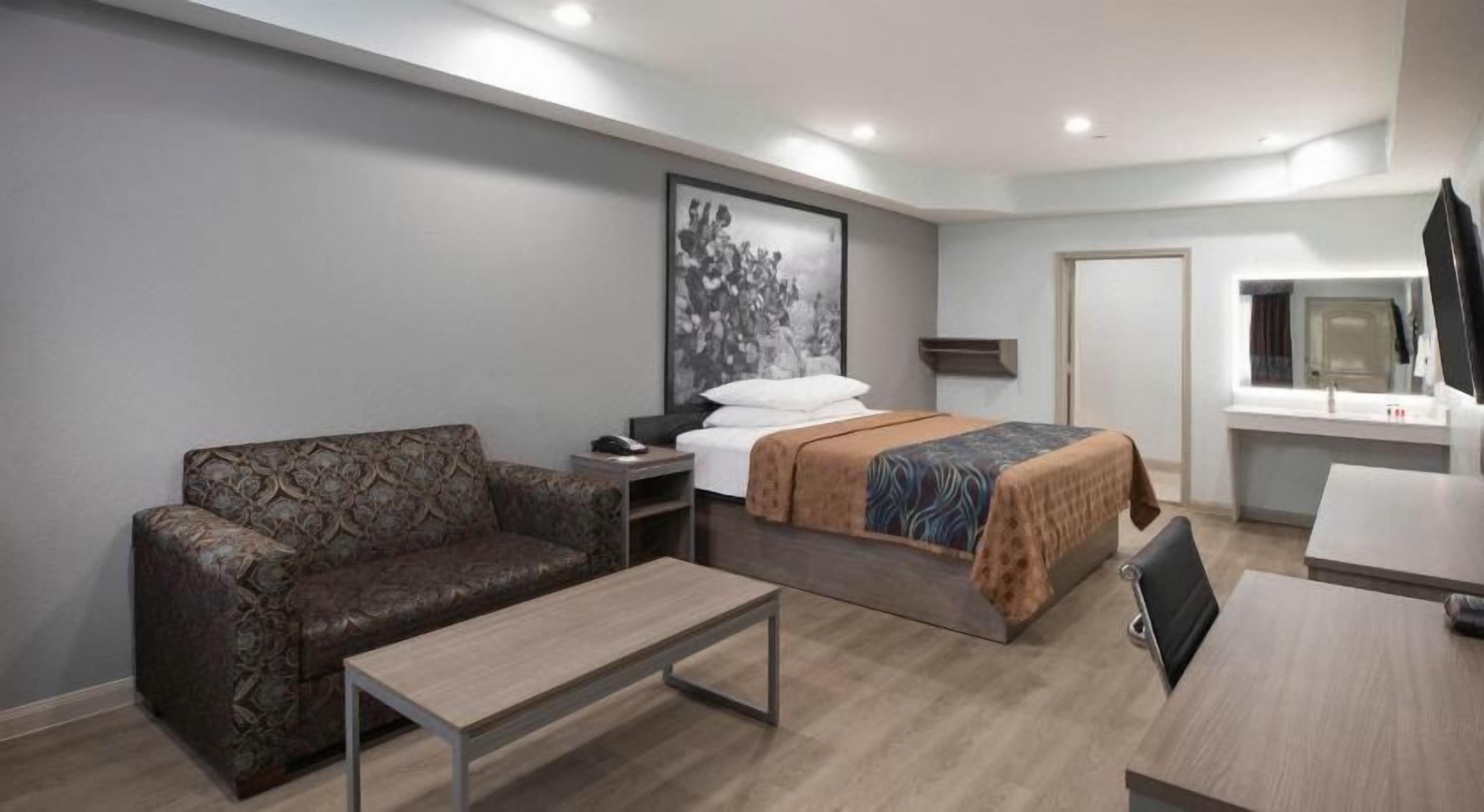 Desk, free cribs/infant beds, rollaway beds, free WiFi