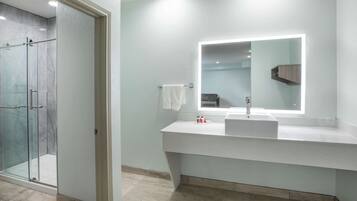 Combined shower/bathtub, hair dryer, towels, soap