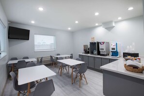 Free daily on-the-go breakfast  - Super 8 by Wyndham Humble/Fallcreek/Houston (Humble)