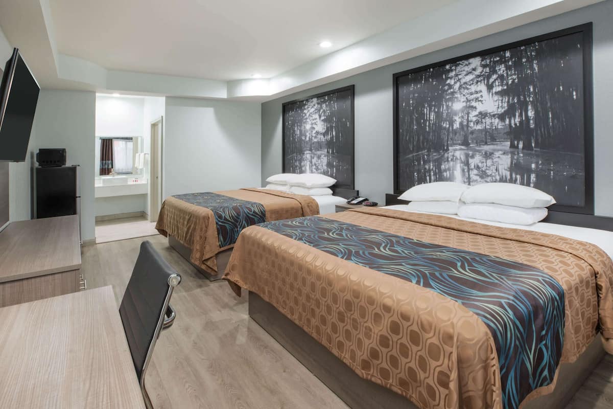Habitación, varias camas, no fumadores | Escritorio, cunas gratuitas, camas supletorias y wifi gratis