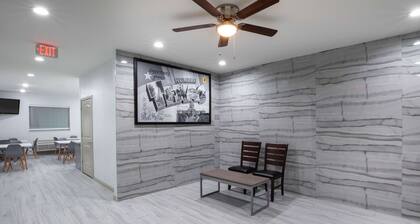 Super 8 by Wyndham Humble/Fallcreek/Houston