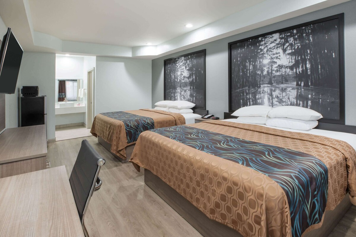 Een bureau, gratis babybedden, extra bedden (toeslag), gratis wifi
