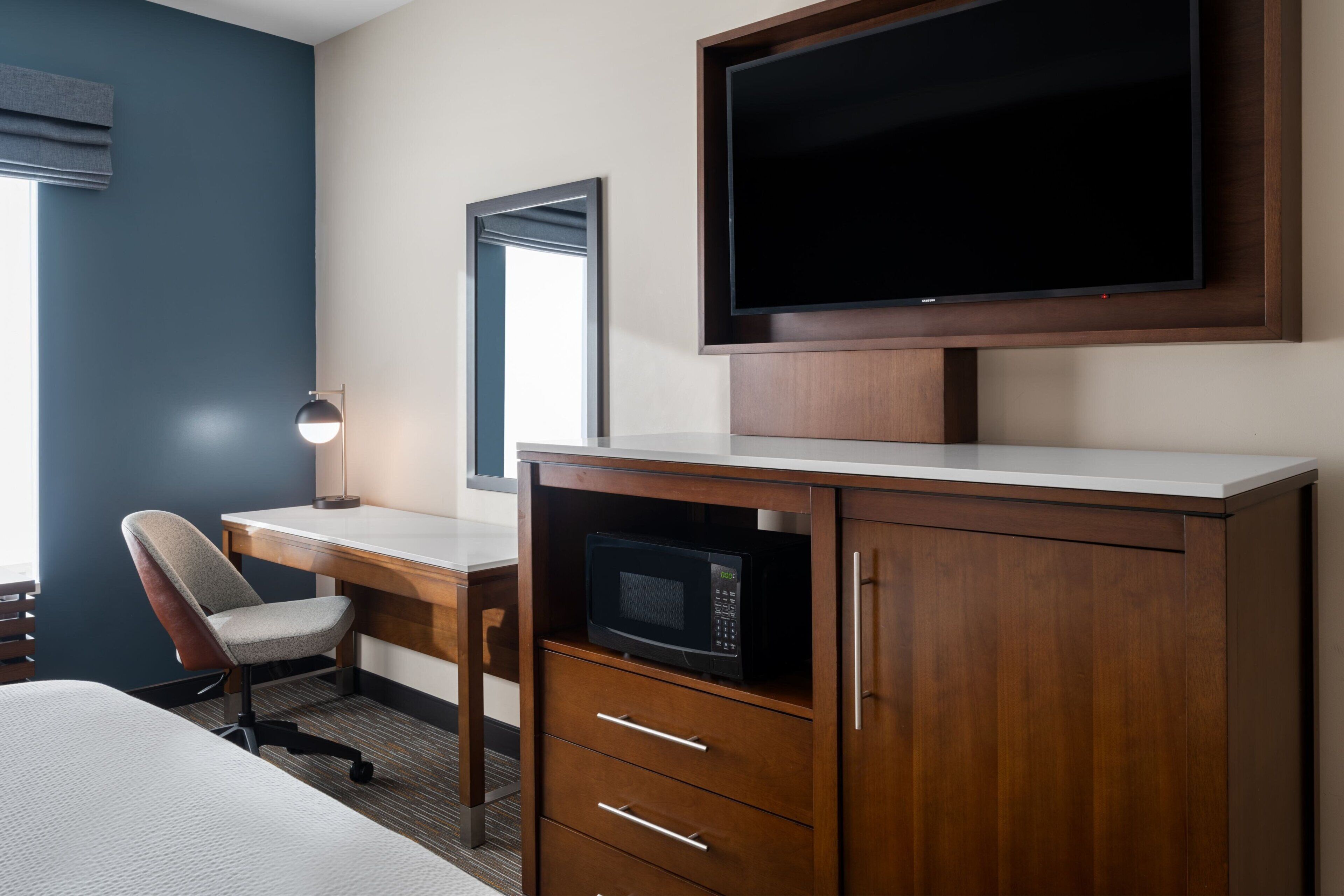 Photo - Courtyard by Marriott Seattle SeaTac Airport