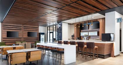 Courtyard by Marriott Seattle SeaTac Airport