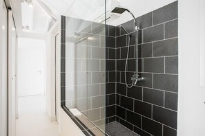 Bathroom - Villa Discovery (Orient Bay)