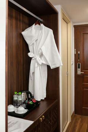 Honeymoon Room | View from room - Hanoi Exclusive Hotel (Hanoi)