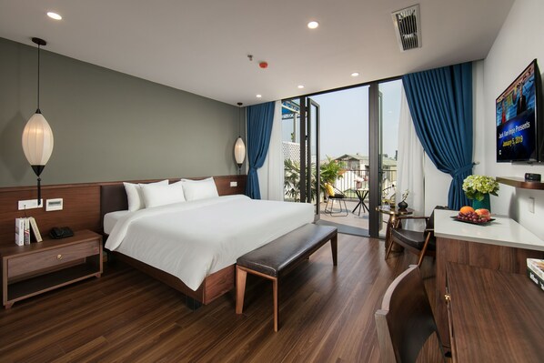 Executive Room, City View | In-room safe, desk, laptop workspace, blackout drapes - Hanoi Exclusive Hotel (Hanoi)