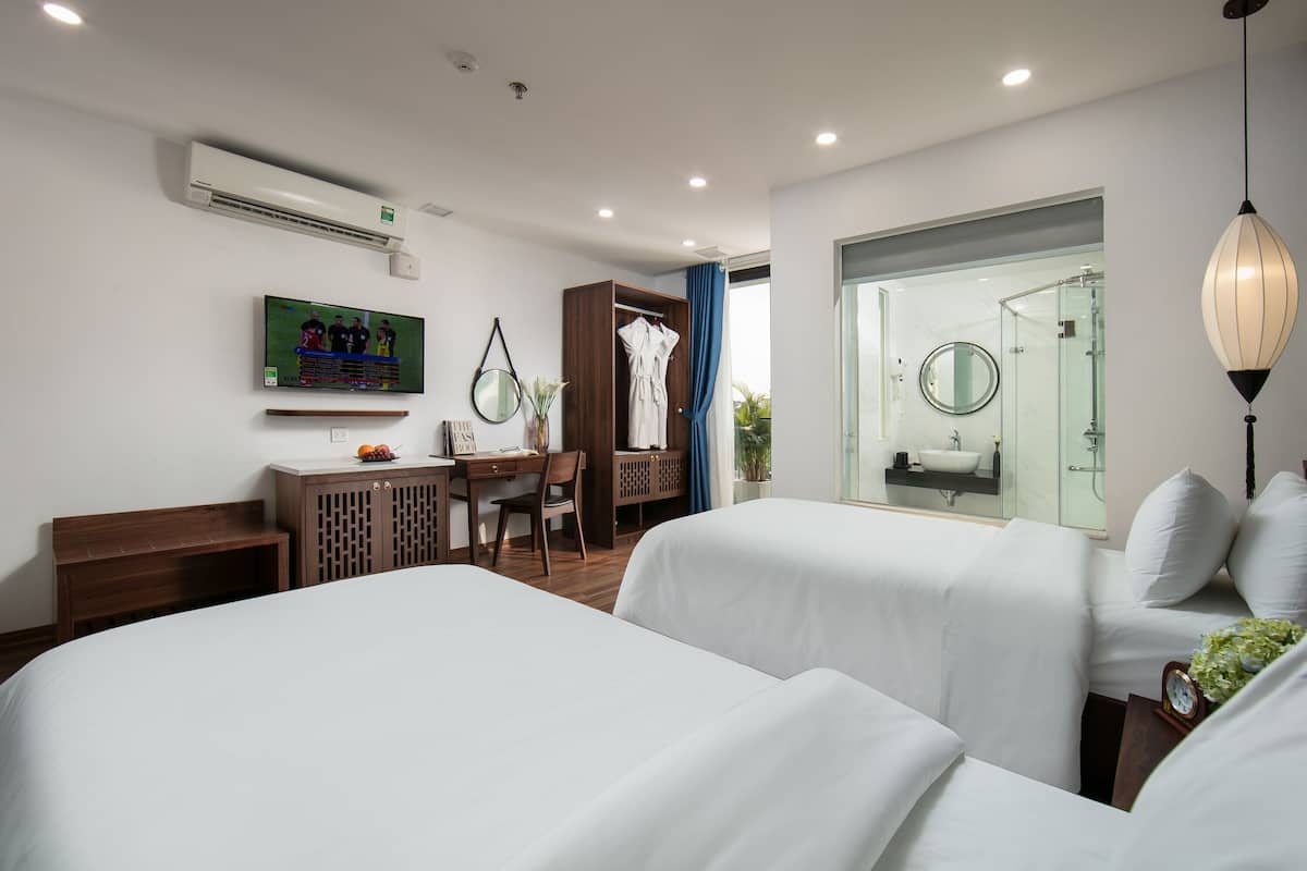Deluxe Double or Twin Room, Balcony | In-room safe, desk, laptop workspace, blackout drapes