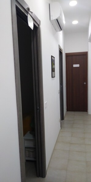 Interni