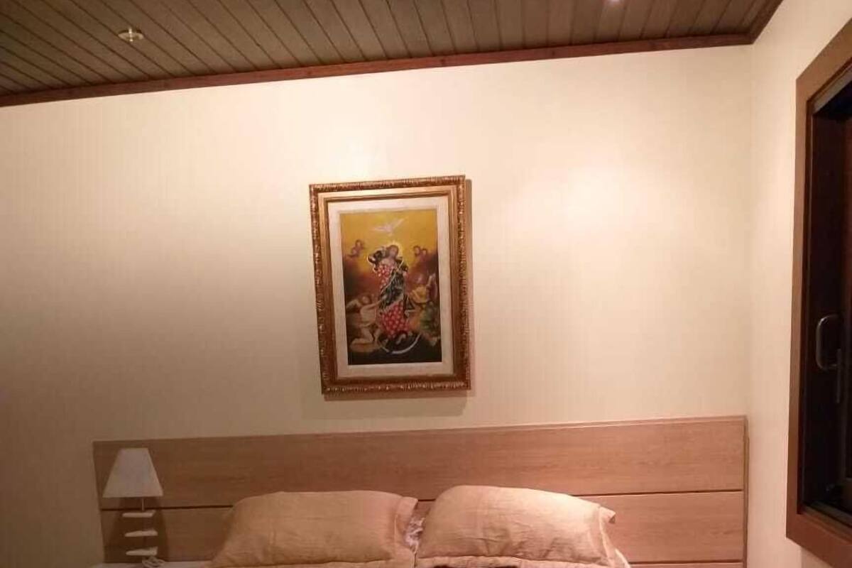 Soundproofing, free WiFi, bed sheets