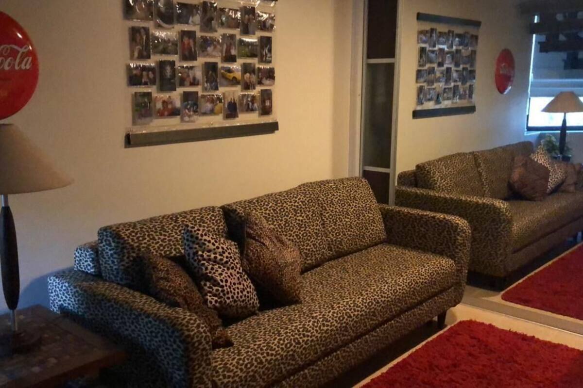 Nhà Duplex | Phòng cách âm, truy cập Internet không dây miễn phí, bộ trải giường