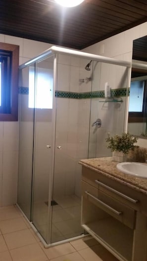 Shower, towels