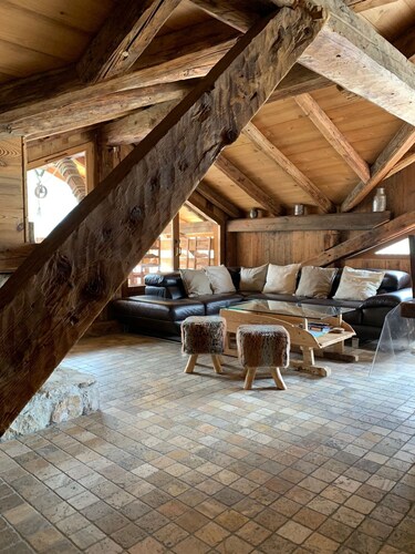 8-room duplex apartment in authentic chalet - La Plagne village resort