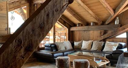 8-room duplex apartment in authentic chalet - La Plagne village resort