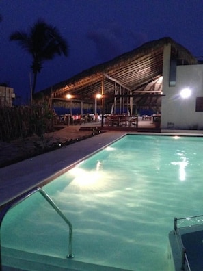 Outdoor pool, open 10:00 AM to 6:00 PM, pool umbrellas, sun loungers - Hotel Bocaino (San Rafael del Yuma)