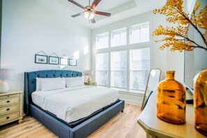 3 slaapkamers, een strijkplank/strijkijzer, wifi, beddengoed