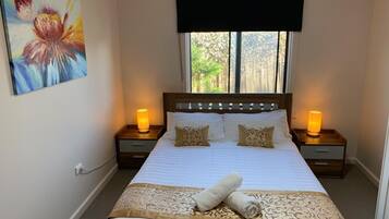 4 Schlafzimmer, Bügeleisen/Bügelbrett, Reisekinderbett, Bettwäsche