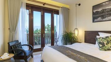 6 bedrooms, in-room safe, iron/ironing board, free WiFi