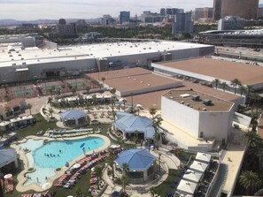 Outdoor pool -  SEMA WEEK  Sat-Sat Nov 2-9th adjacent to the LV Convention Center  (Las Vegas)