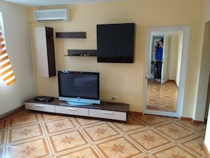 Interior - Apartament central . (Ploiești)