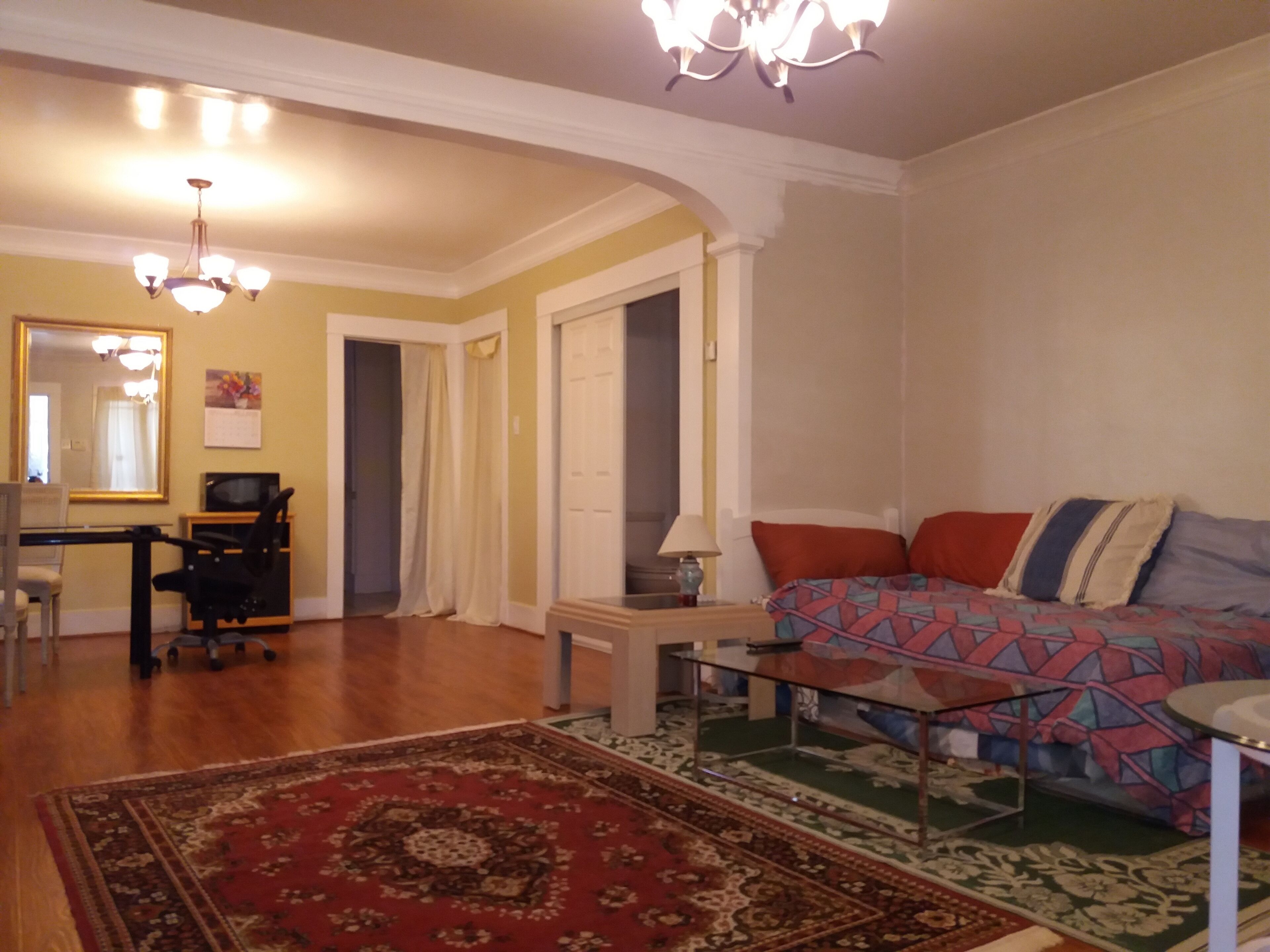 Handy L.A. Location, Parking, Wi-Fi