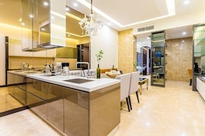 Fridge, microwave, oven, stovetop