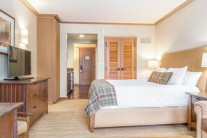 In-room safe, iron/ironing board, WiFi, bed sheets