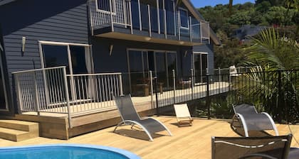 Unglaubliche Aussicht auf den Hafen, abgelegene Villa mit drei Schlafzimmern, private Zufahrt