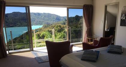 Unglaubliche Aussicht auf den Hafen, abgelegene Villa mit drei Schlafzimmern, private Zufahrt