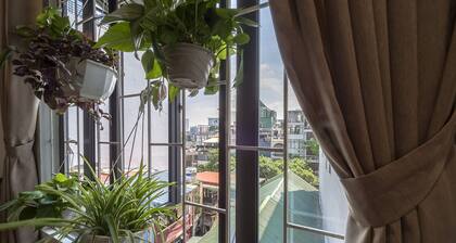 HARMONY HOMESTAY- Amazing*UNIQUE VINTAGE Design*2min to HOAN KIEM LAKE