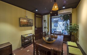 Fridge, microwave, oven, coffee/tea maker - HARMONY HOMESTAY- Amazing*UNIQUE  VINTAGE Design*2min to HOAN KIEM LAKE (Hanoi)