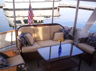"Travelers Choice Award" Spacious 2BD/2Bath Heat/AC 45 ft yacht  Freedom Trail