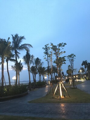 Luokittelematon kuva, 4 kautta 14, painike