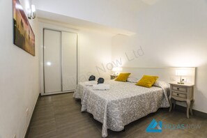 1 slaapkamer, een kluis op de kamer, een strijkplank/strijkijzer