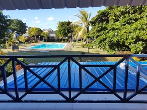Outdoor pool - Air-conditioned house with swimming pool in the residence (Grand Baie)