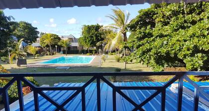 Air-conditioned house with swimming pool in the residence