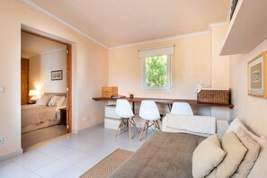 1 chambre, fer et planche à repasser, Wi-Fi gratuit, draps fournis