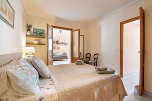 1 dormitorio, tabla de planchar con plancha, wifi gratis y ropa de cama