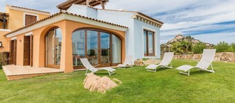 4 km from Porto Cervo with panoramic terrace