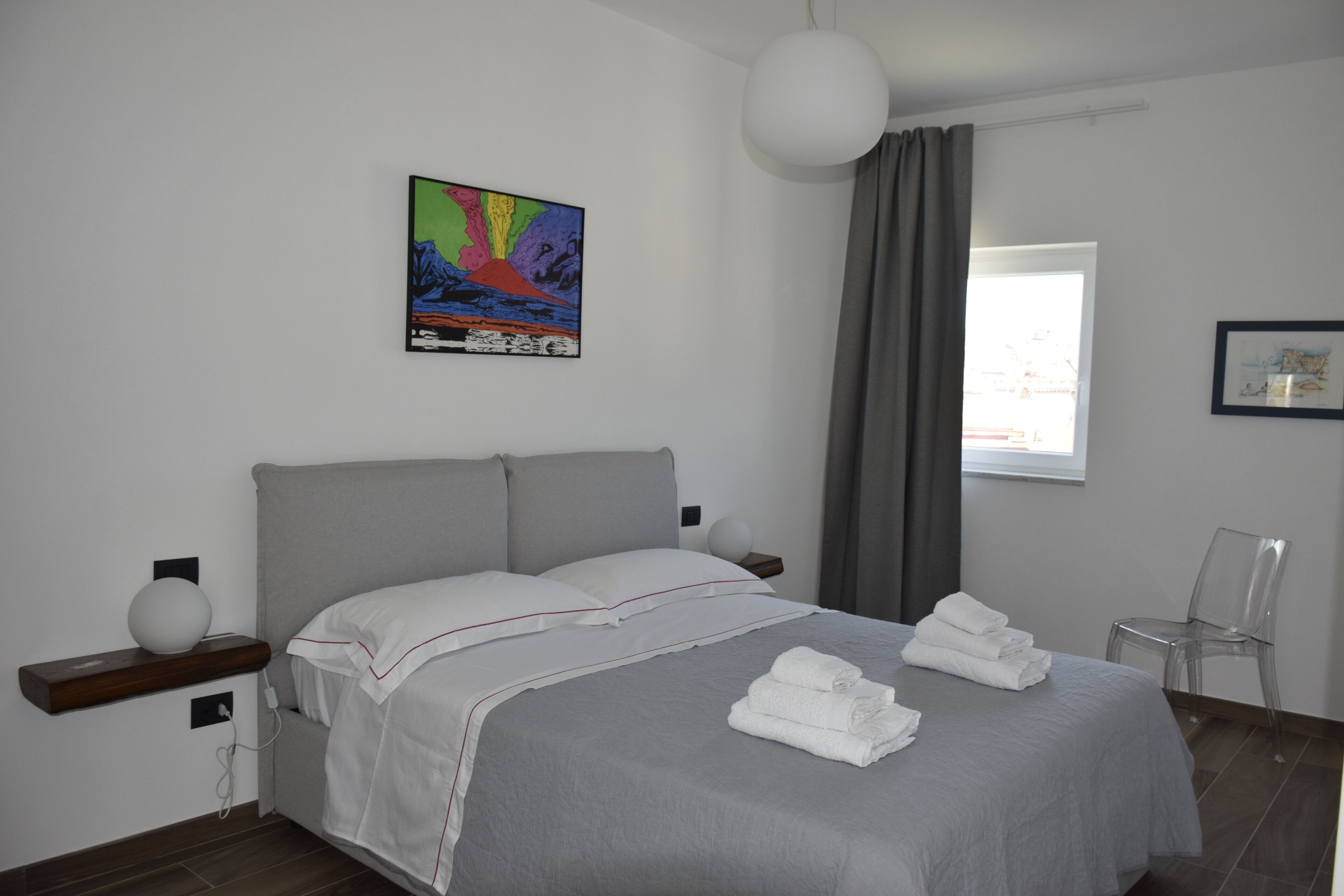 2 bedrooms, in-room safe, iron/ironing board, free WiFi