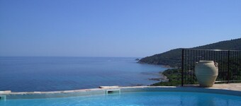 Charmantes Haus in einer Villa mit Charakter mit Blick auf das Meer