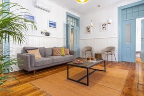 TV, DVD-spiller og bøker