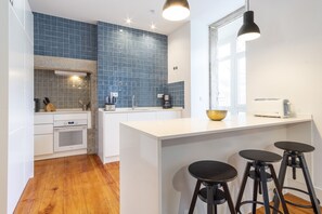 Fridge, microwave, oven, dishwasher