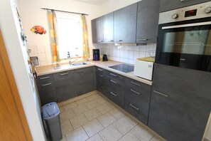 Unclassified image, 4 of 14, button