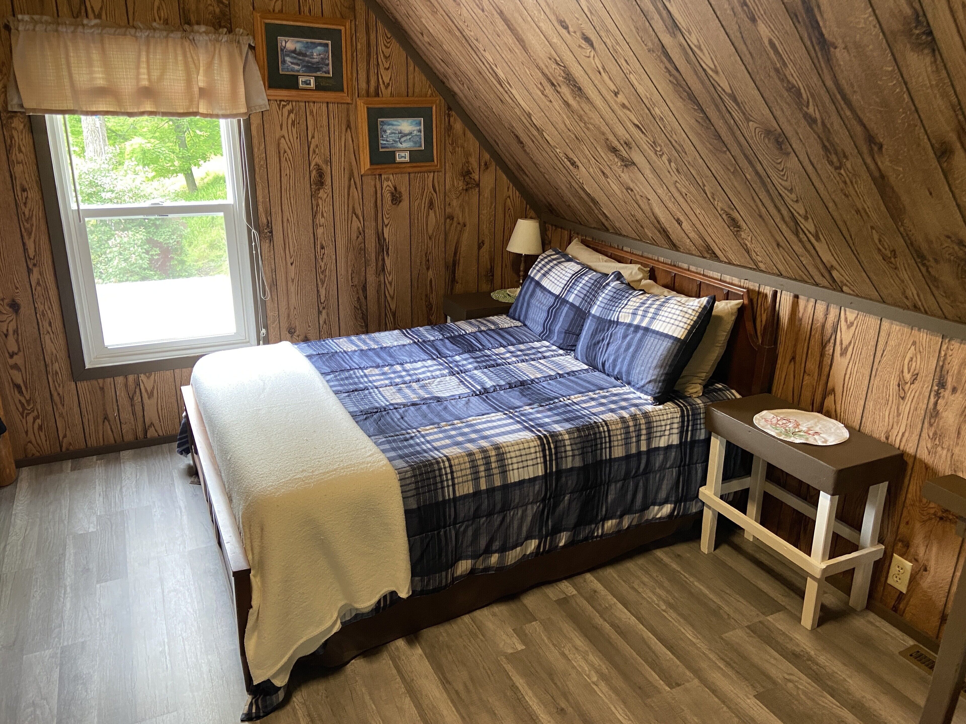 2 bedrooms, desk, free WiFi, bed sheets