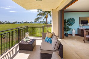 TV connectée, jeux vidéo, lecteur de DVD, livres