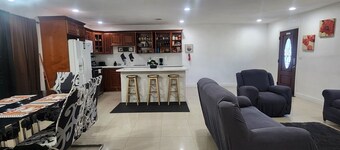 The Jazzy Escape 6 minutes to Hard Rock Stadium 