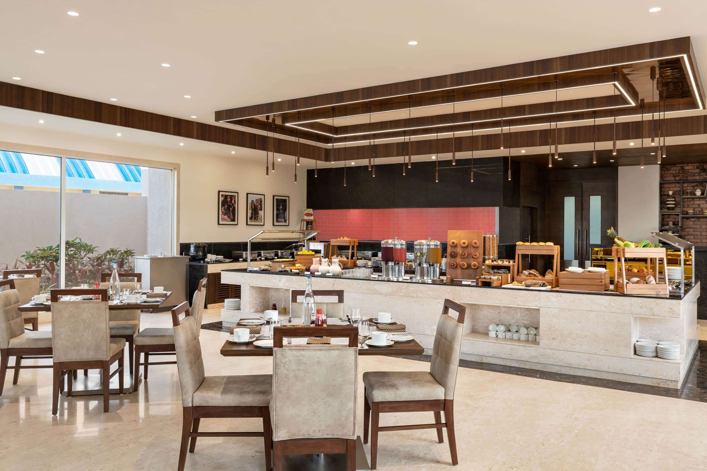 Café da manhã com buffet todos os dias mediante uma taxa