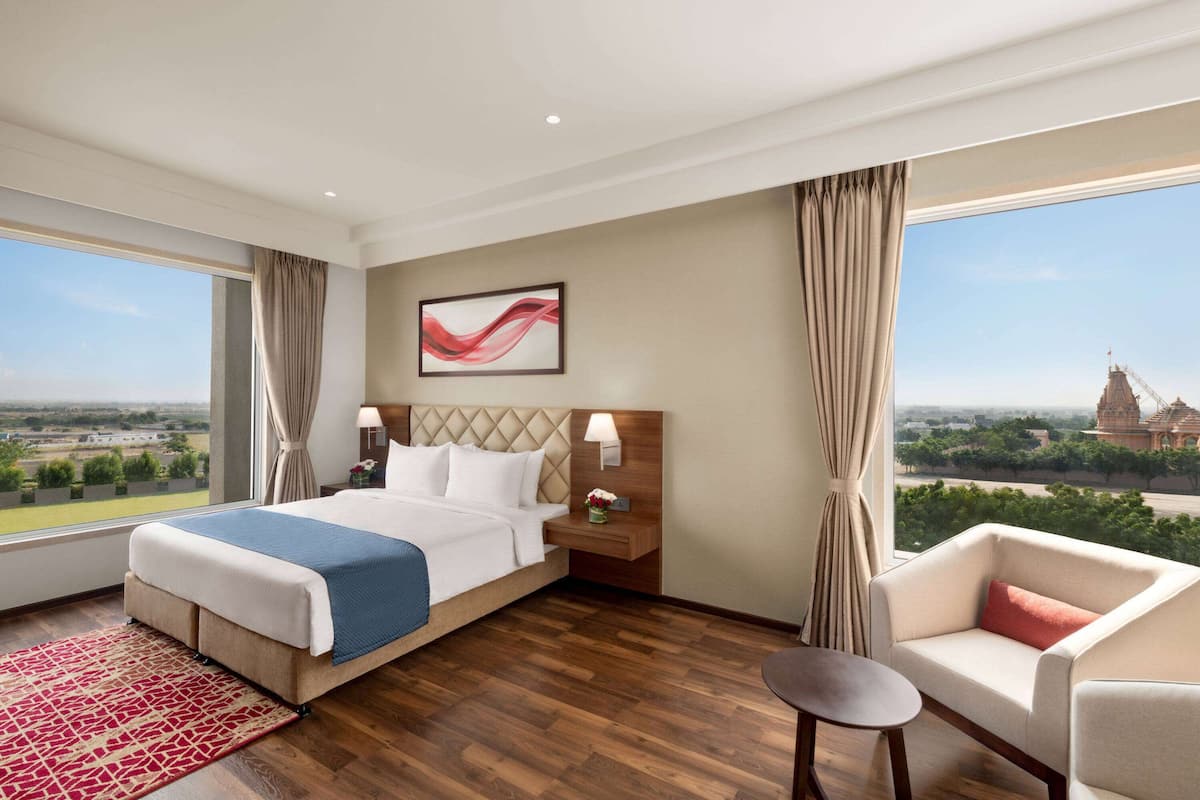 Superior Room, 1 King Bed, Non Smoking