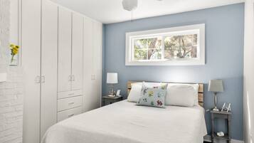 6 Schlafzimmer, Schreibtisch, Bügeleisen/Bügelbrett, kostenloses WLAN